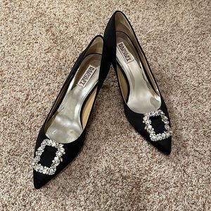 Carrie Crystal Embellished Pump
BADGLEY MISCHKA COLLECTION